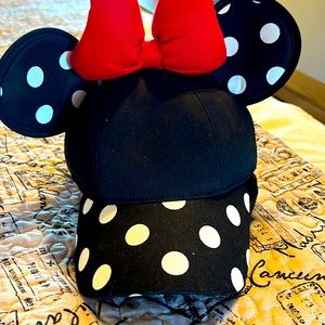 DISNEY Minnie Mouse SnapBack Hat